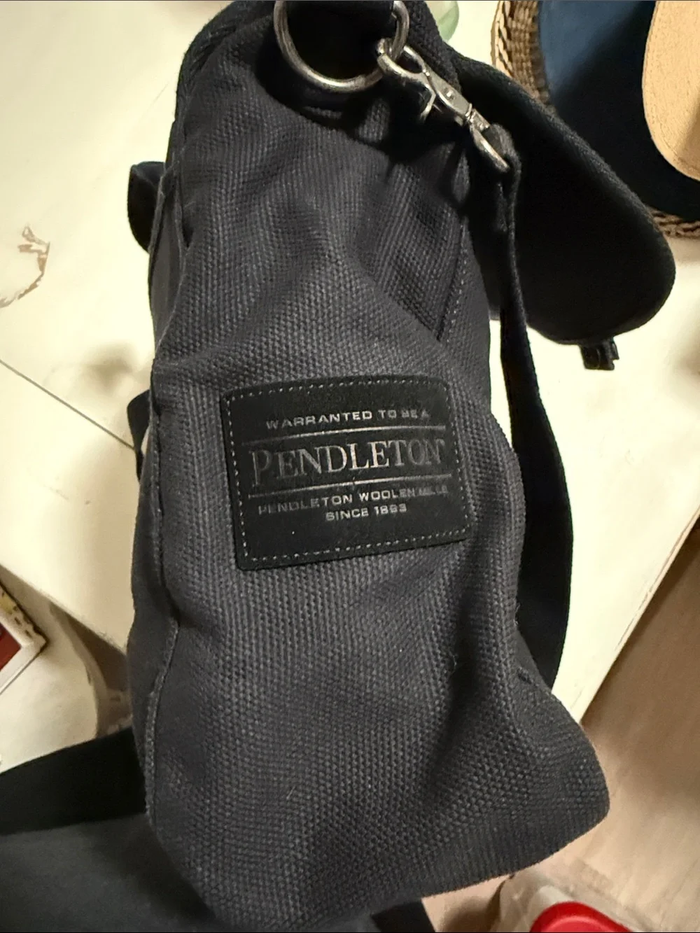 ❤️Pendleton Black Canvas Crossbody Messenger Bag with Colorful Native Art Flap